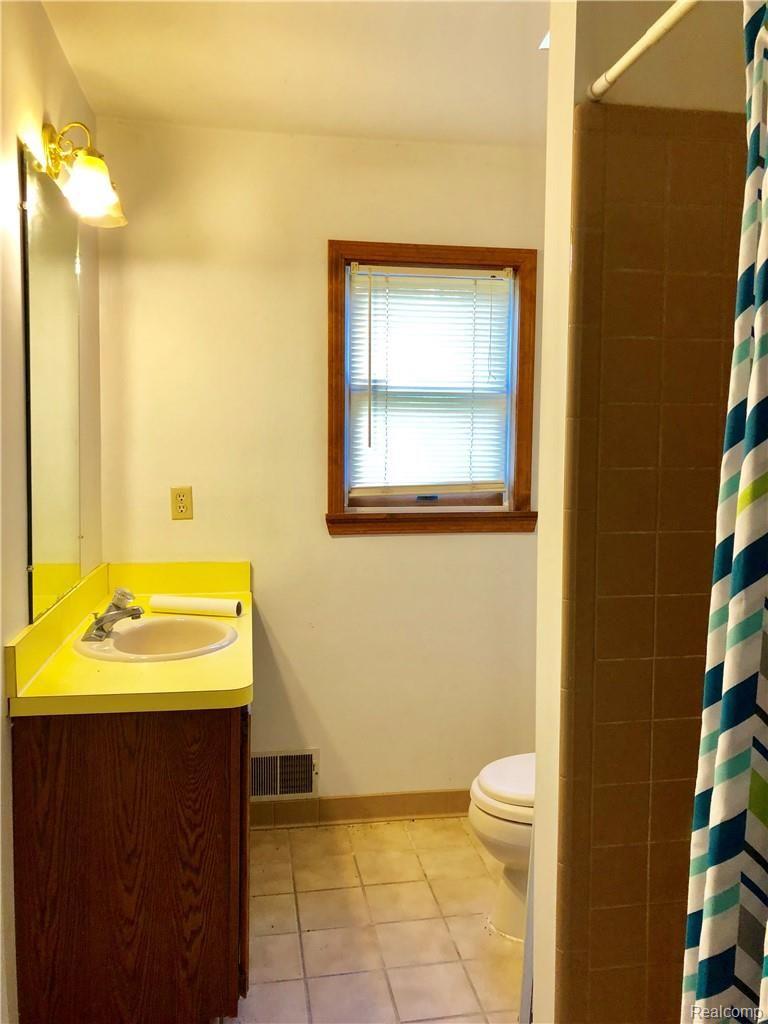 9291 Henry Road Pinckney, MI 48169 - Photo 19 of 24 EF4761A1-ABF3-4F76-A4A5-7A417F72E854.jpeg