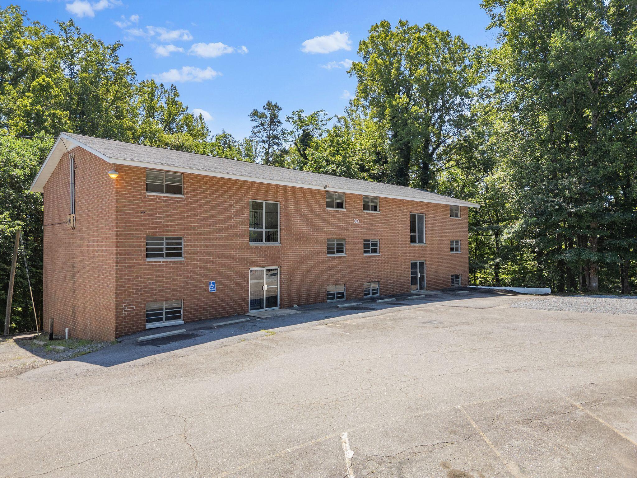 100 Ridgeview Lane Bassett, VA 24055 - Photo 2 of 30 302-Ridgeview Apartments-MFW Media