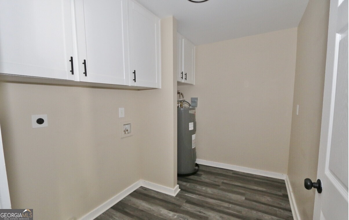 3434 Union Point Road Union Point, GA 30669 - Photo 17 of 23 a view of an empty room