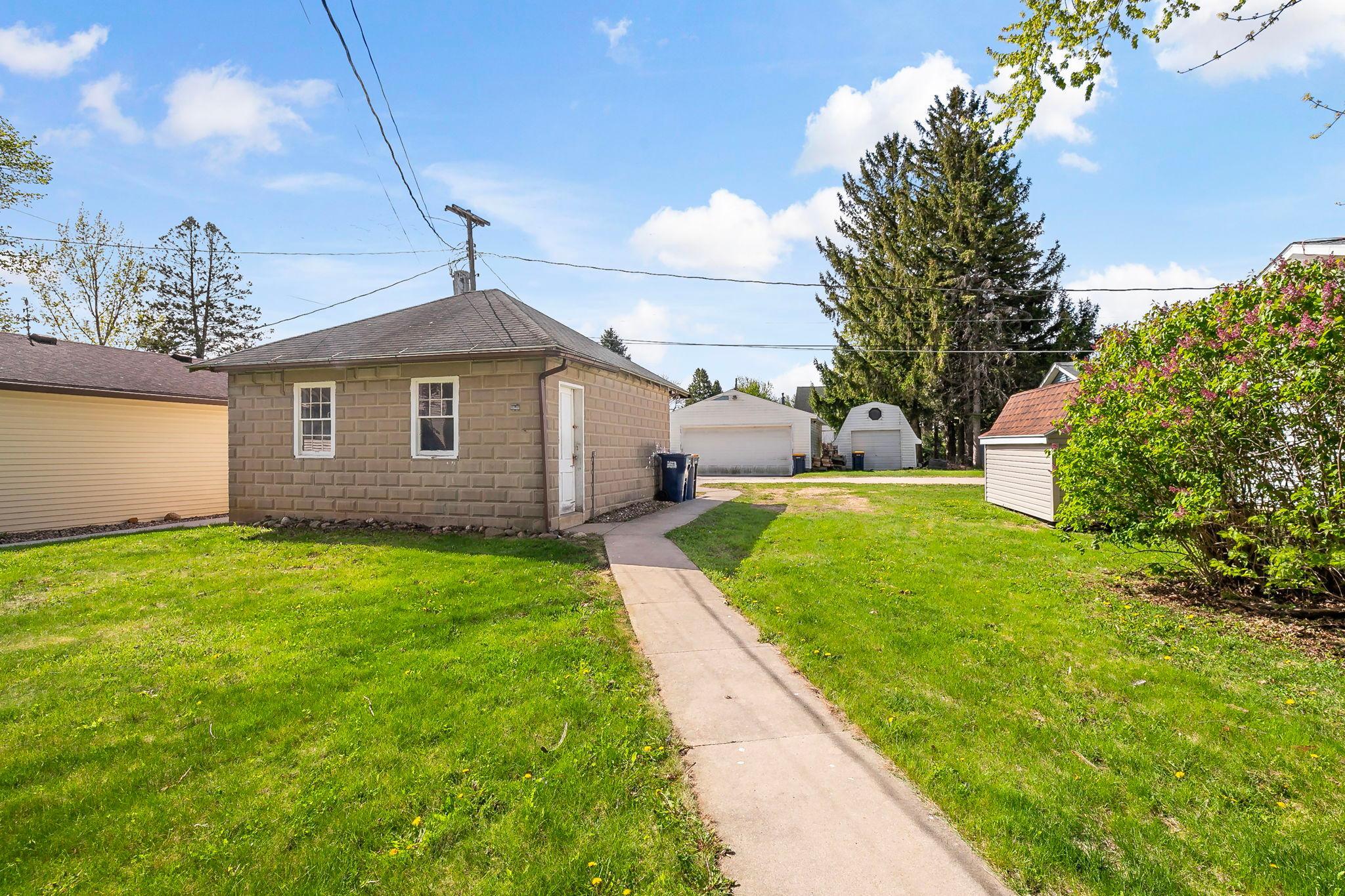 615 7th Street Kenyon, MN 55946 - Photo 35 of 38