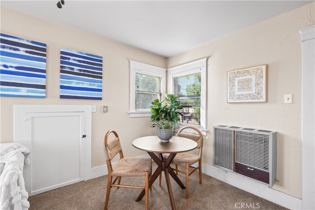 347 Euclid Avenue Long Beach, CA 90814 - Photo 27 of 41 a dining room with furniture and window