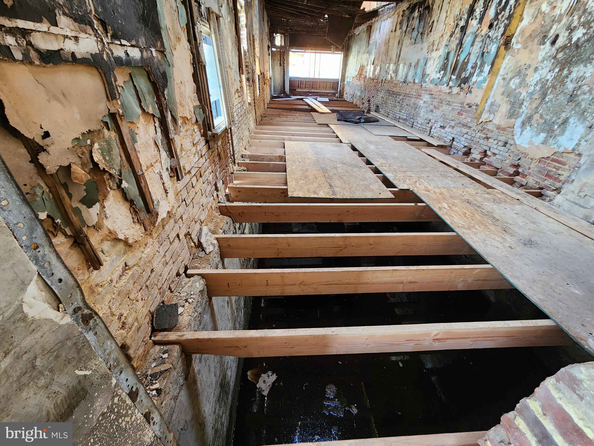 2401 East Biddle Street Baltimore, MD 21213 - Photo 3 of 7 a view of entryway