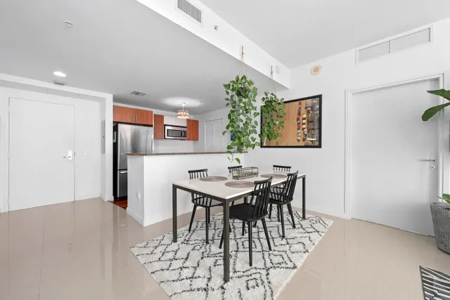 $4,000 | 300 South Biscayne Boulevard, Unit T3604, Miami, FL 33131