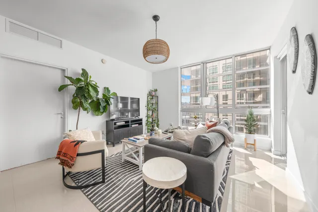 $4,000 | 300 South Biscayne Boulevard, Unit T3604, Miami, FL 33131