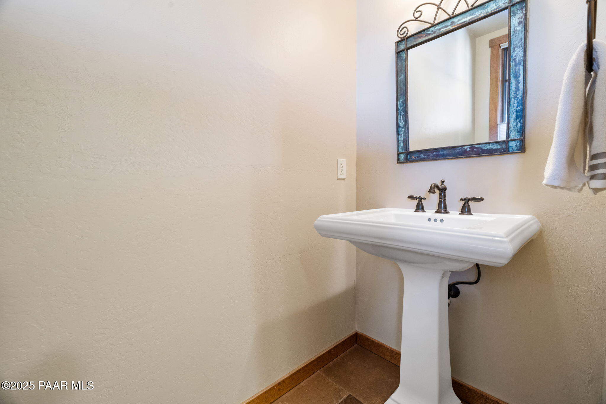 9925 Clear Fork Road Prescott, AZ 86305 - Photo 43 of 74 47-Powder Bath