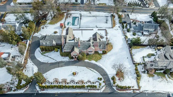 $3,995,000 | 8 Eastway, Bronxville, NY 10708