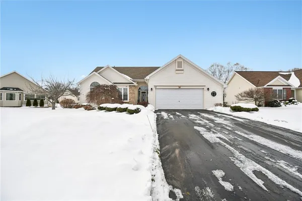 $370,500 | 32 Sotheby Drive, Greece, NY 14626