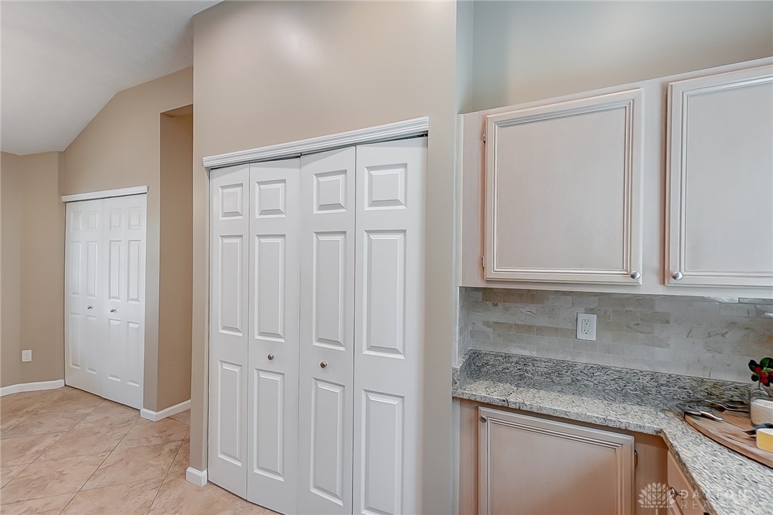 3892 West Summit Ridge Drive Beavercreek, OH 45430 - Photo 9 of 39 Gallery Image 9