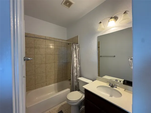 $2,200 | 123 Honey Grove, Buda, TX 78610