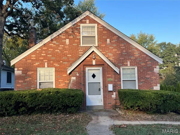 $1,695 | 2521 Cecelia Avenue, Brentwood, MO 63144