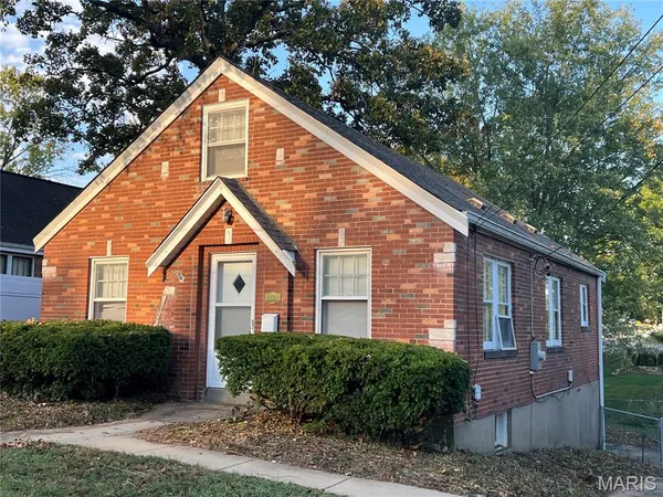 $1,695 | 2521 Cecelia Avenue, Brentwood, MO 63144