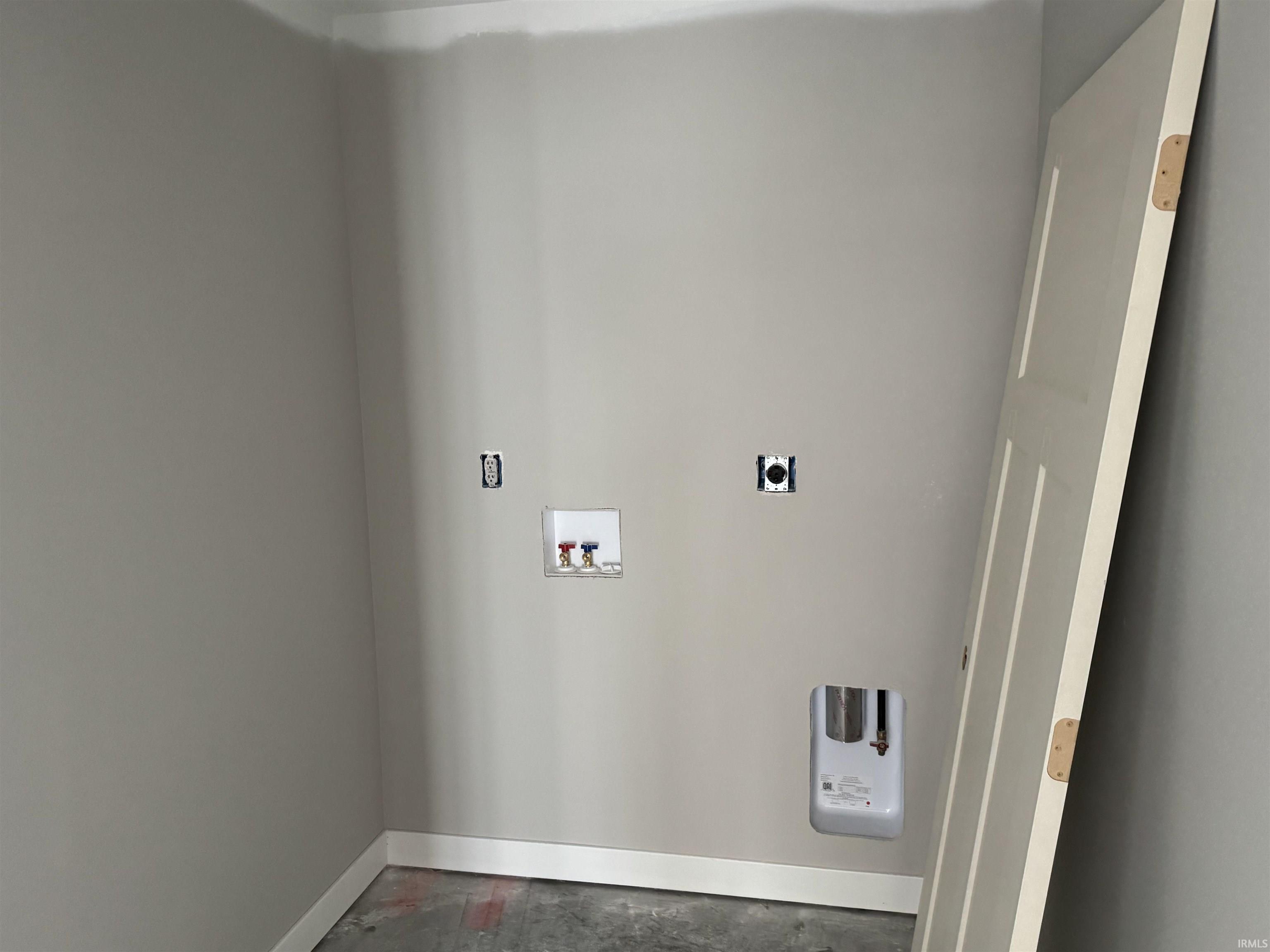 1075 Black Bear Path Berne, IN 46711 - Photo 5 of 17