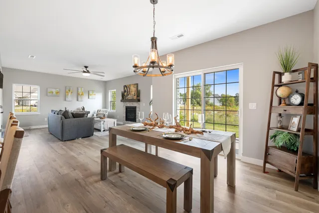 $2,250 | 1844 Woodland Way, Unit 4311, Slinger, WI 53086