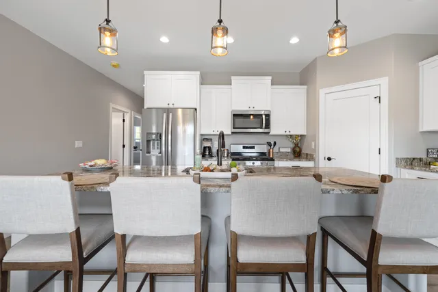 $2,250 | 1844 Woodland Way, Unit 4311, Slinger, WI 53086