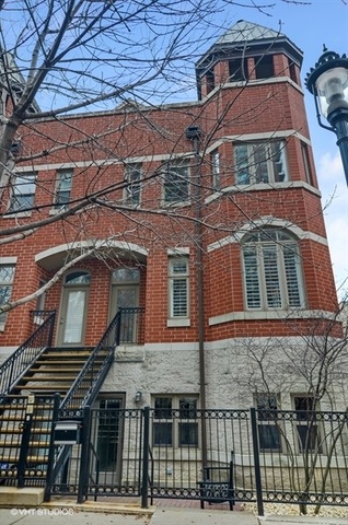 319 East 18th Street Chicago, IL 60616 - Photo 1 of 17 a front view of a building