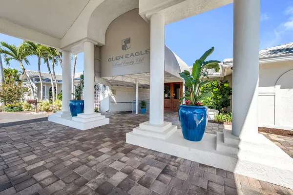 $240,000 | 7025 Dennis Circle, Unit 202, Naples, FL 34104