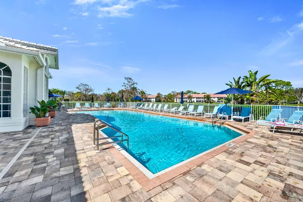$240,000 | 7025 Dennis Circle, Unit 202, Naples, FL 34104