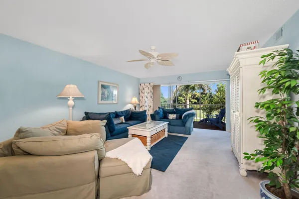 $240,000 | 7025 Dennis Circle, Unit 202, Naples, FL 34104