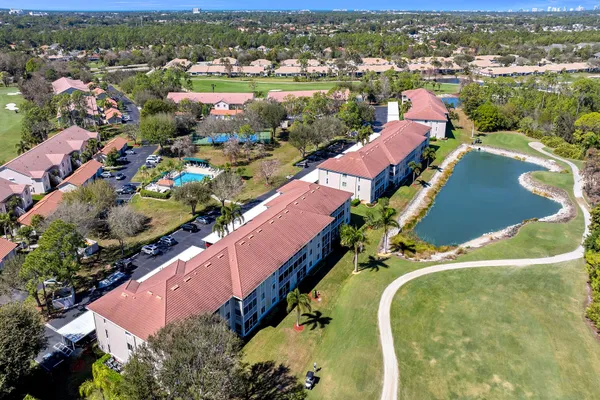 $240,000 | 7025 Dennis Circle, Unit 202, Naples, FL 34104