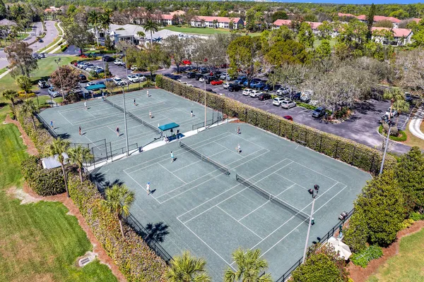 $240,000 | 7025 Dennis Circle, Unit 202, Naples, FL 34104