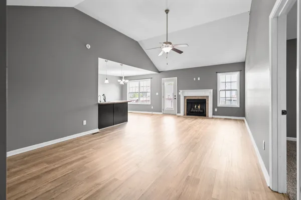 $1,700 | 512 Falkland Circle, Clarksville, TN 37042