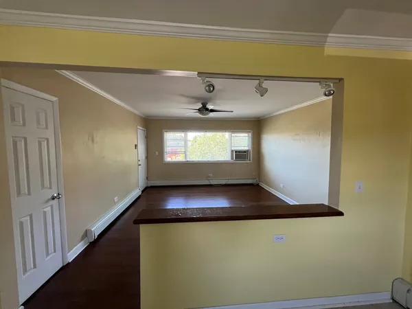 $1,675 | 236 Johnson Street, Unit 2W, Palatine, IL 60067