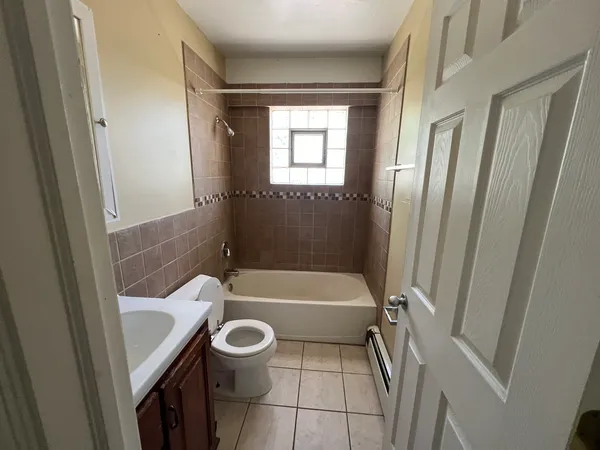 $1,675 | 236 Johnson Street, Unit 2W, Palatine, IL 60067