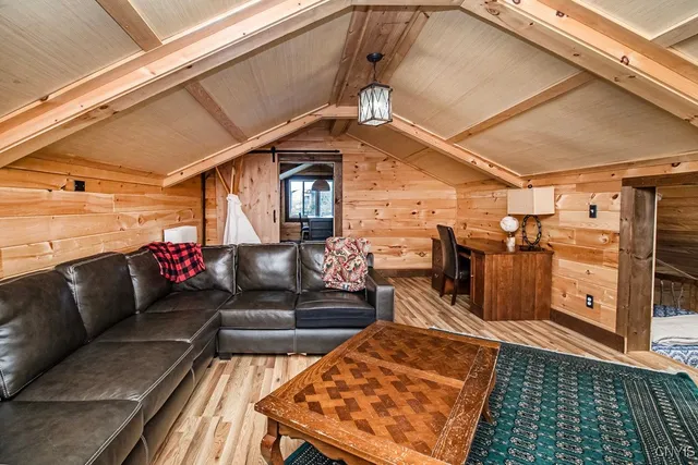 $2,200,000 | 2964 West Lake Road, Cazenovia, NY 13035