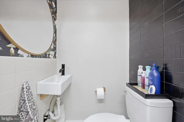 $365,000 | 810 Woodland Avenue, Wilmington, DE 19808