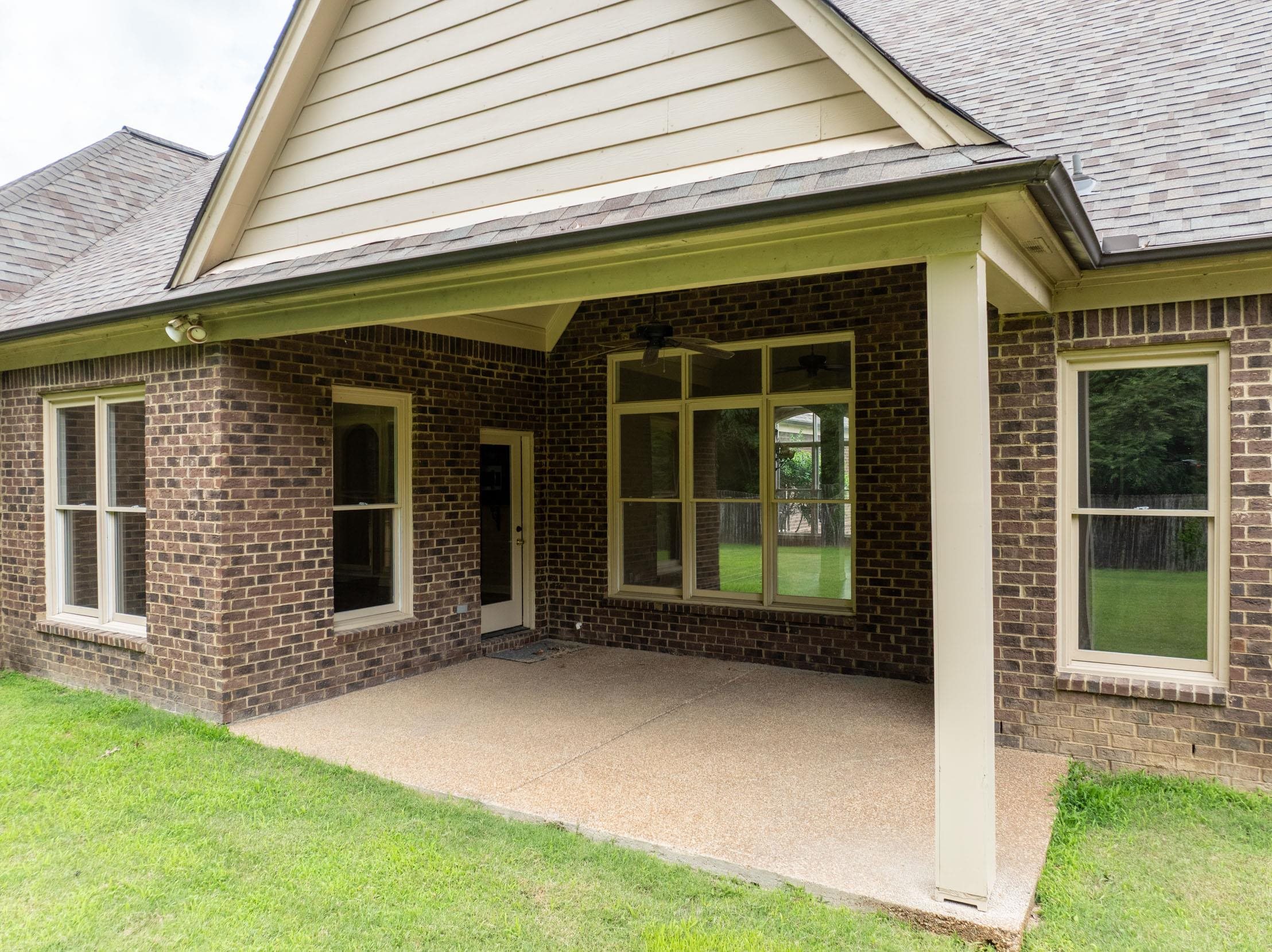 5380 Scarlet Ridge Drive Arlington, TN 38002 - Photo 31 of 35 Covered patio featuring a ceiling fan and overhead lighting