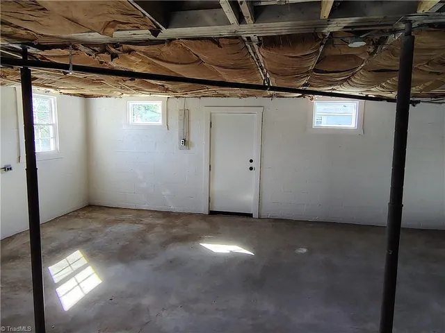 $212,500 | 2019 Woodland Drive, Mount Airy, NC 27030