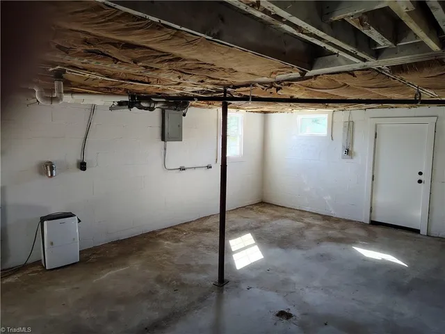 $212,500 | 2019 Woodland Drive, Mount Airy, NC 27030