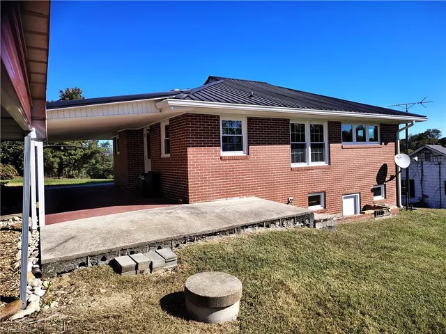 $212,500 | 2019 Woodland Drive, Mount Airy, NC 27030