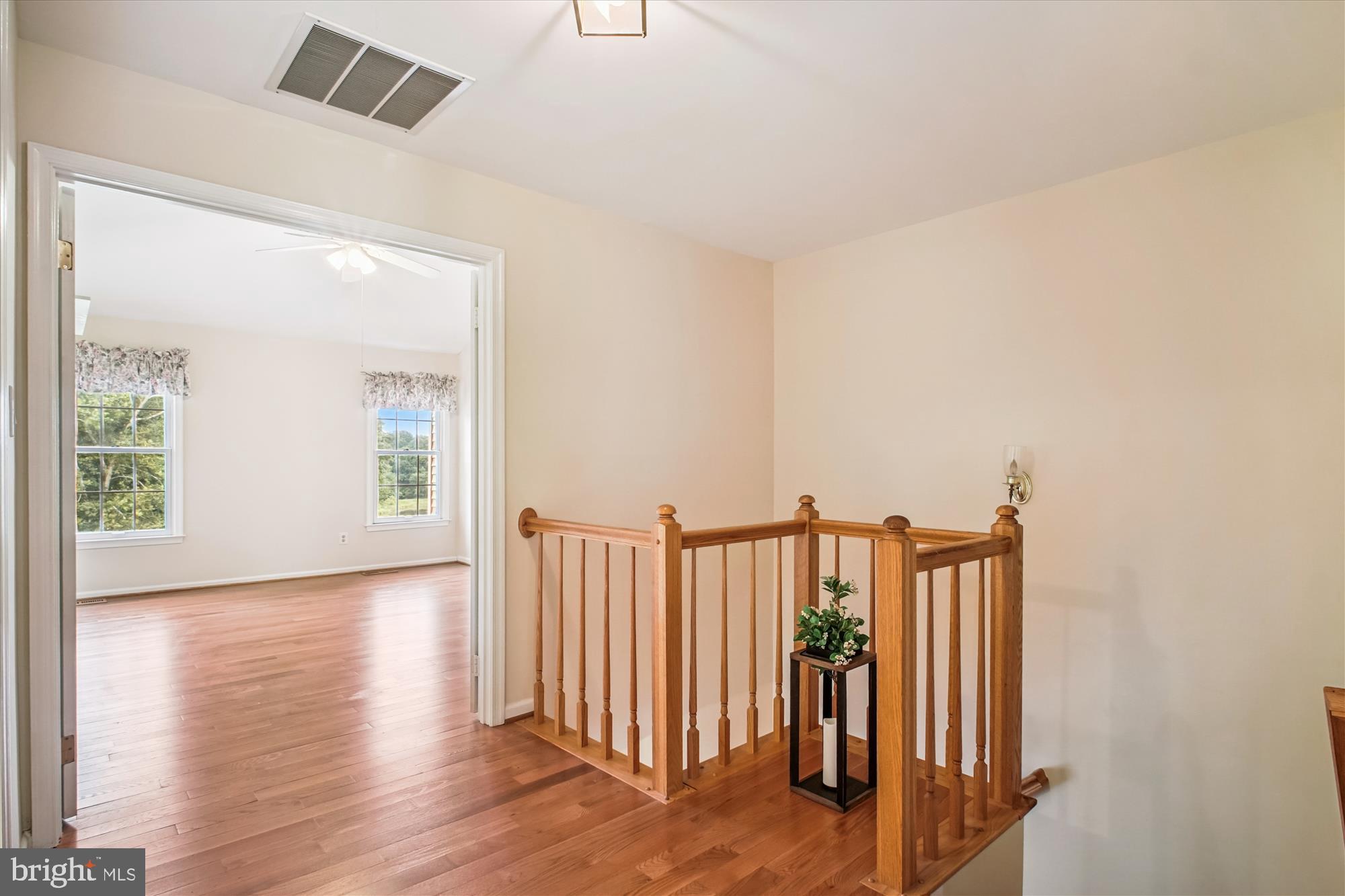 3853 Inverness Road Fairfax, VA 22033 - Photo 16 of 46 Hall