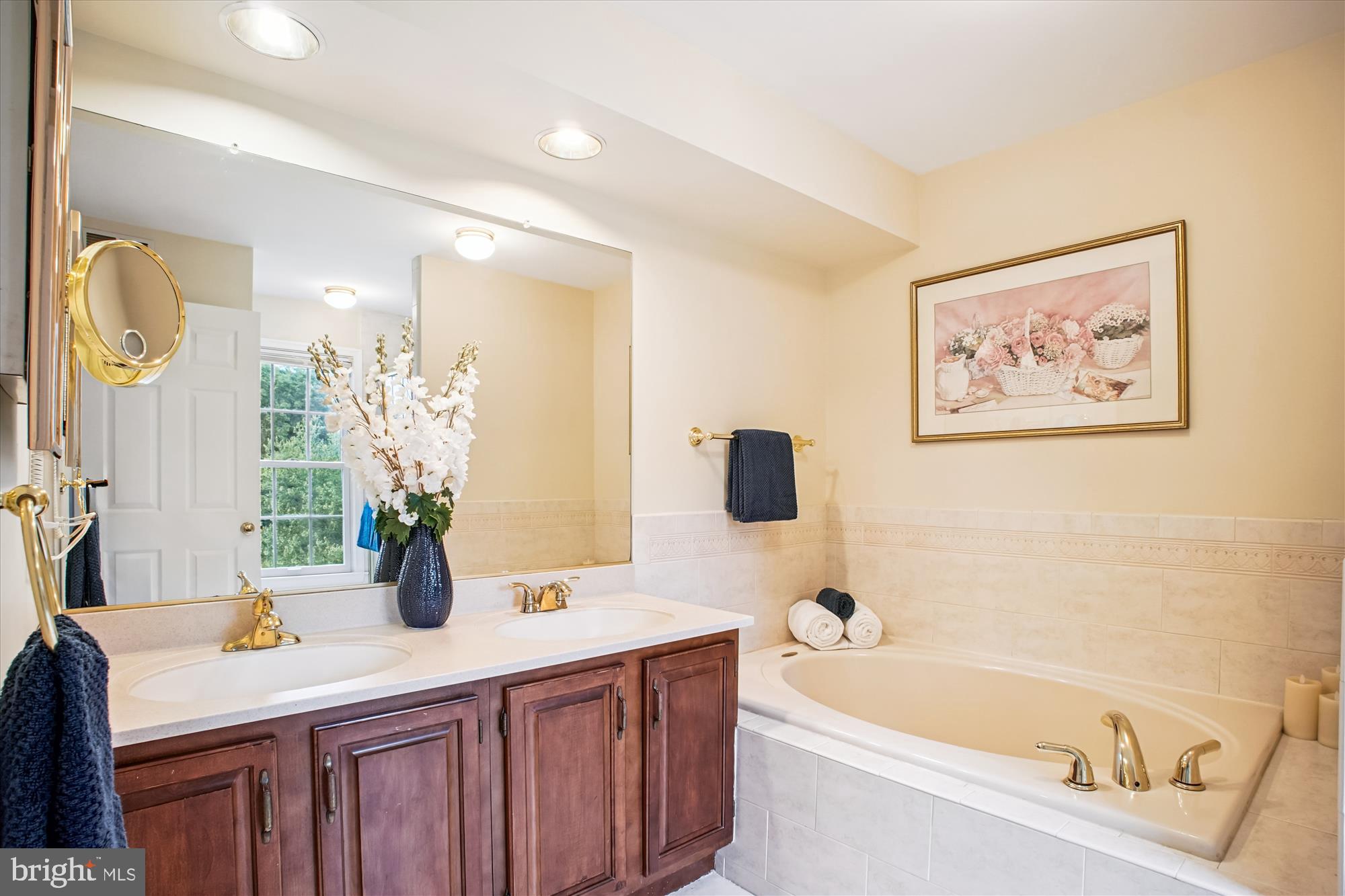 3853 Inverness Road Fairfax, VA 22033 - Photo 19 of 46 Primary Bath