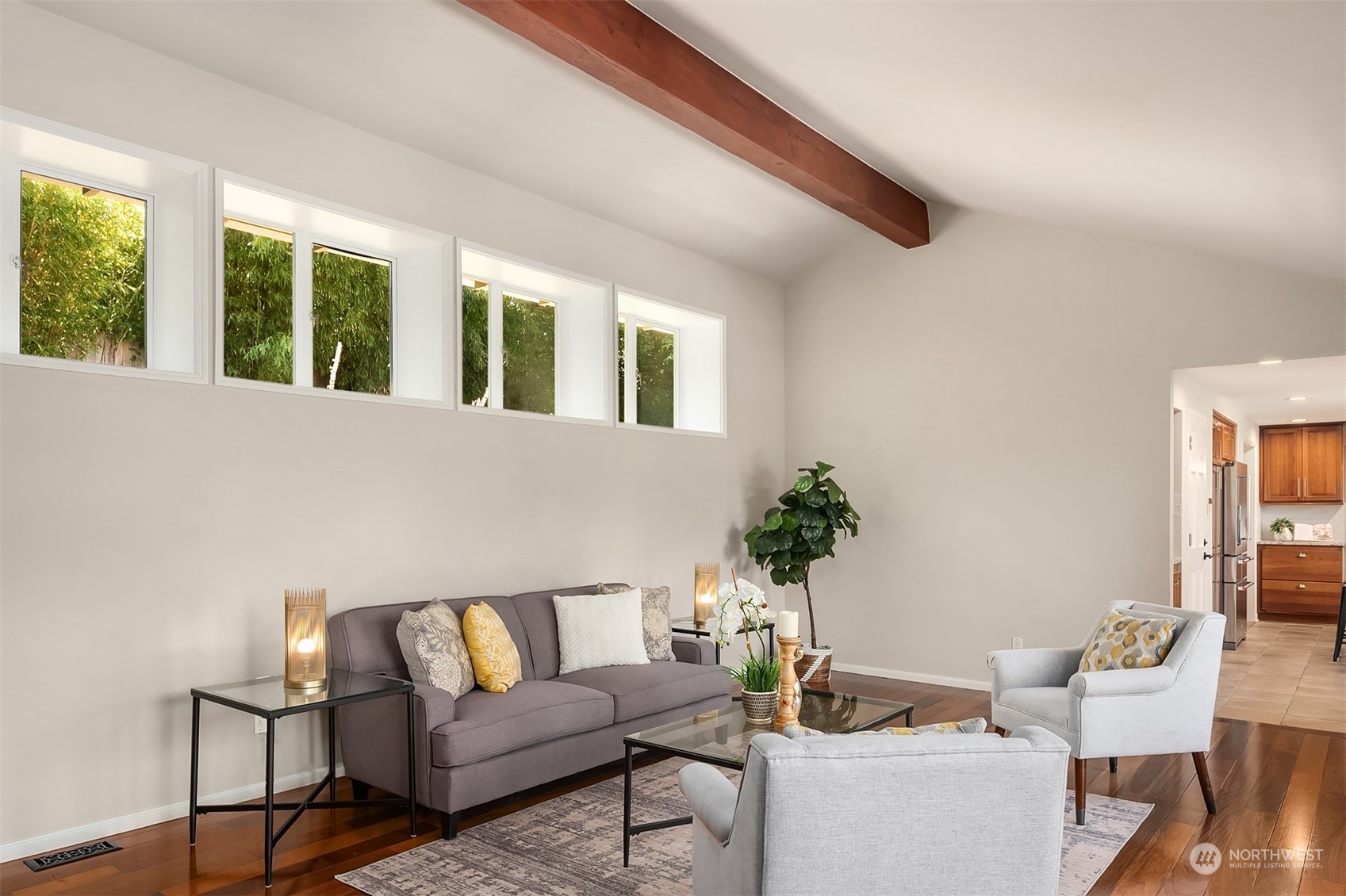 36 Decatur Key Bellevue, WA 98006 - Photo 18 of 40 a living room with furniture and a potted plant