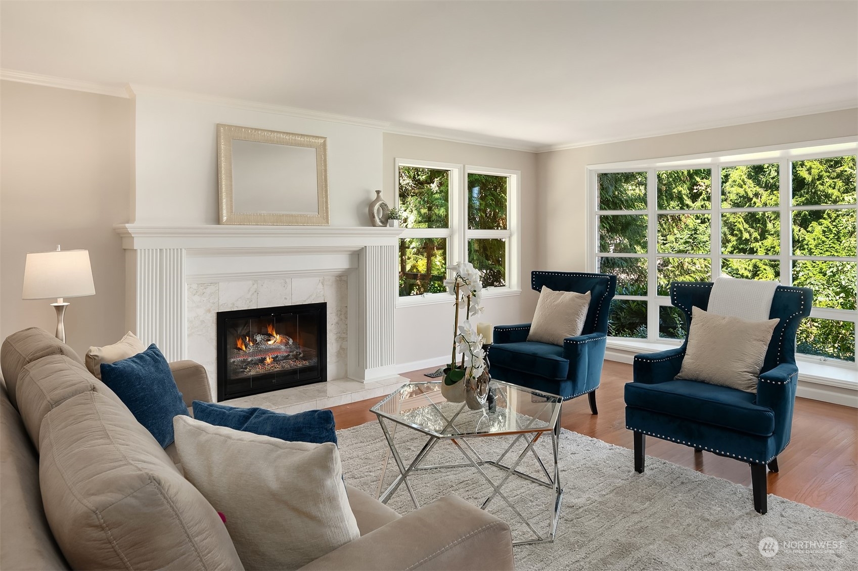 36 Decatur Key Bellevue, WA 98006 - Photo 3 of 40 a living room with furniture and a fireplace
