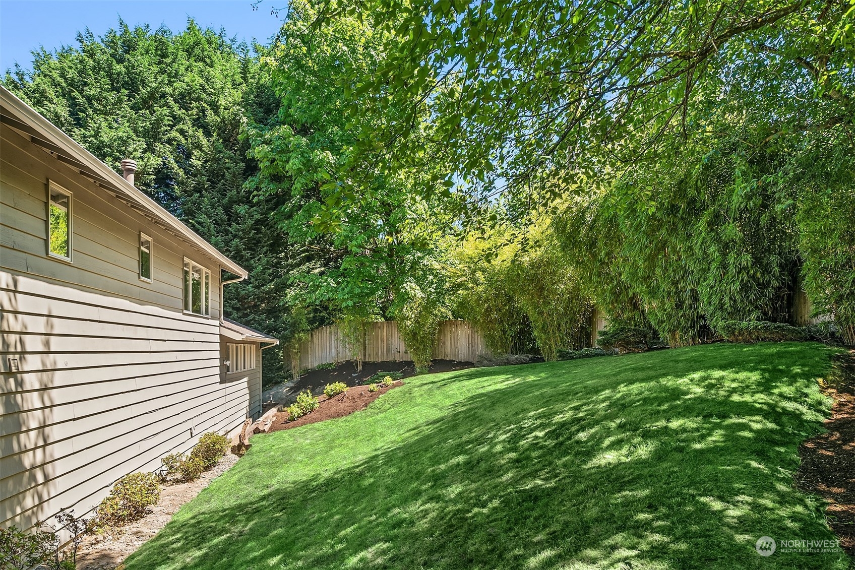 36 Decatur Key Bellevue, WA 98006 - Photo 33 of 40 a view of backyard with green space
