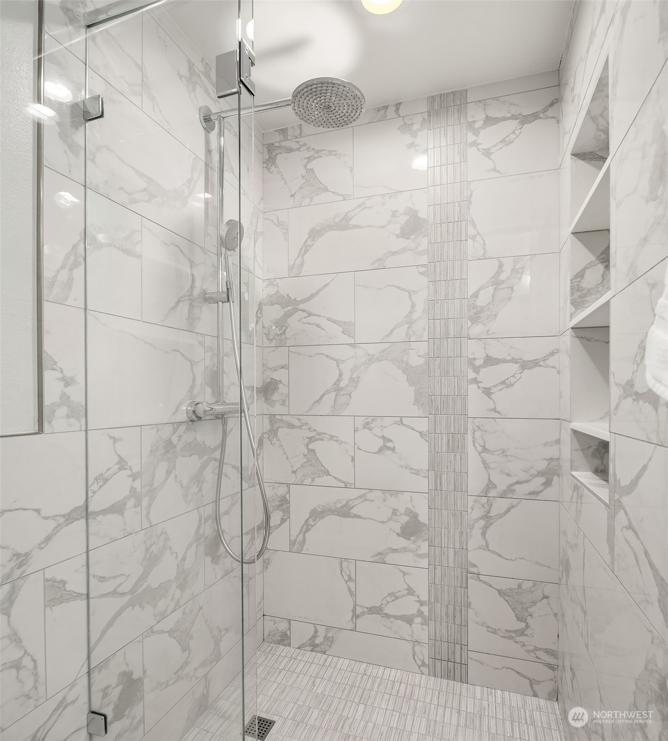 36 Decatur Key Bellevue, WA 98006 - Photo 10 of 40 a bathroom with a shower