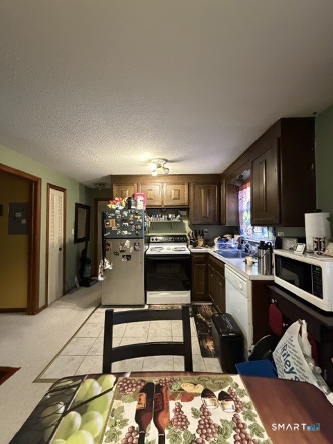 201 Regan Road, Unit 21D Vernon, CT 06066 - Photo 5 of 10