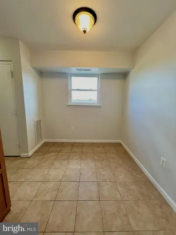 $1,945 | 430 North Armistead Street, Unit 302, Alexandria, VA 22312