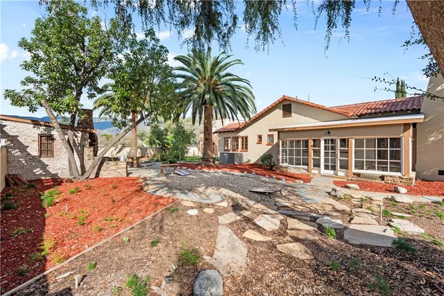 a view of a house with entertaining space