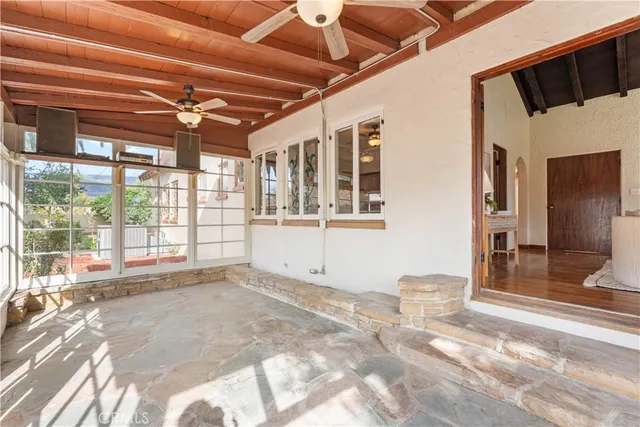 a view of utility room