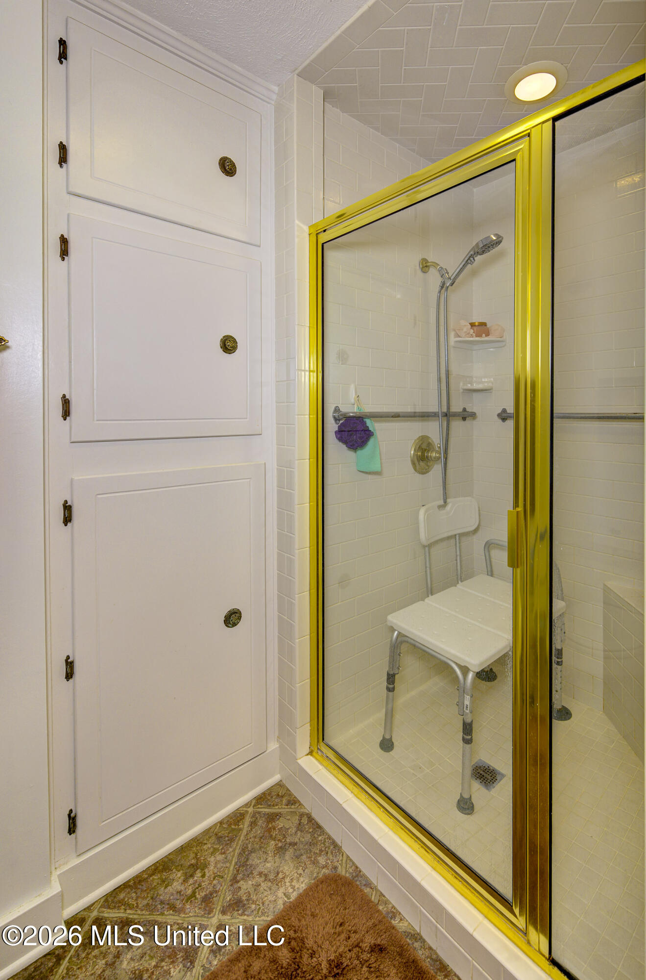 444 Ridgewood Street, Unit 444 Vicksburg, MS 39180 - Photo 17 of 25 Primary Bathroom 4
