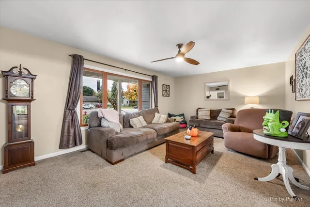 $369,900 | 155 Lee Ann Lane, Woodstock, IL 60098