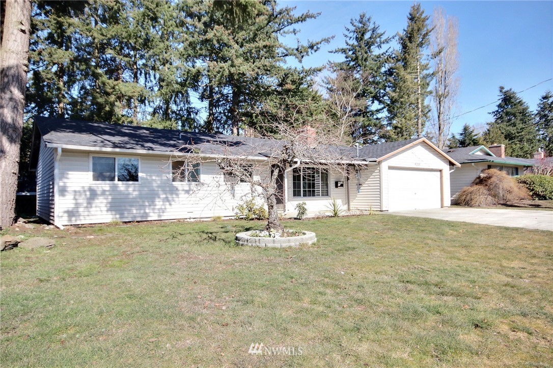 4308 Northeast 11th Street Renton, WA 98059 - Photo 2 of 17