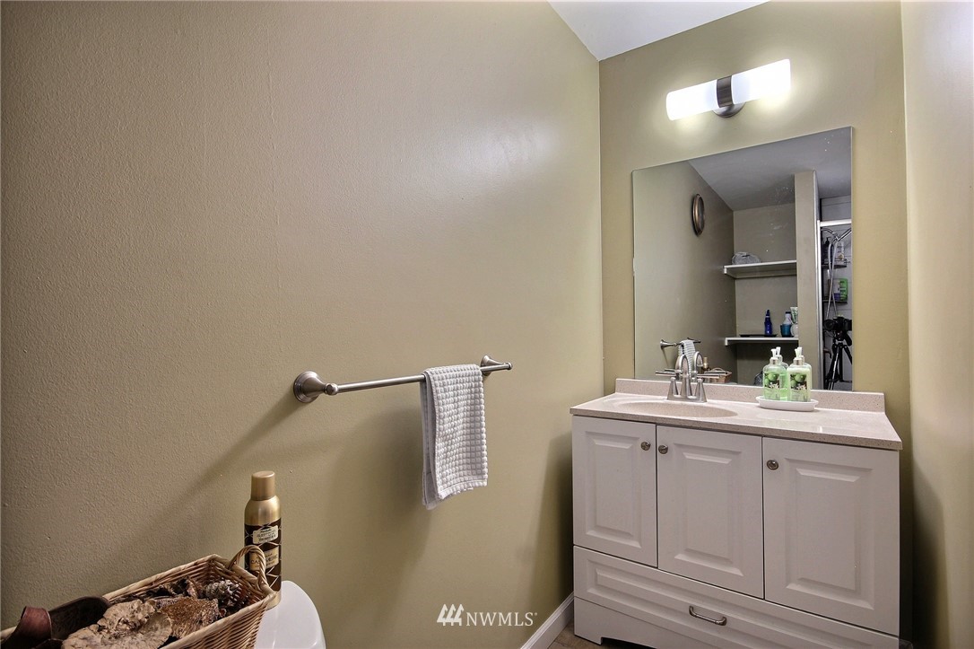 4308 Northeast 11th Street Renton, WA 98059 - Photo 8 of 17