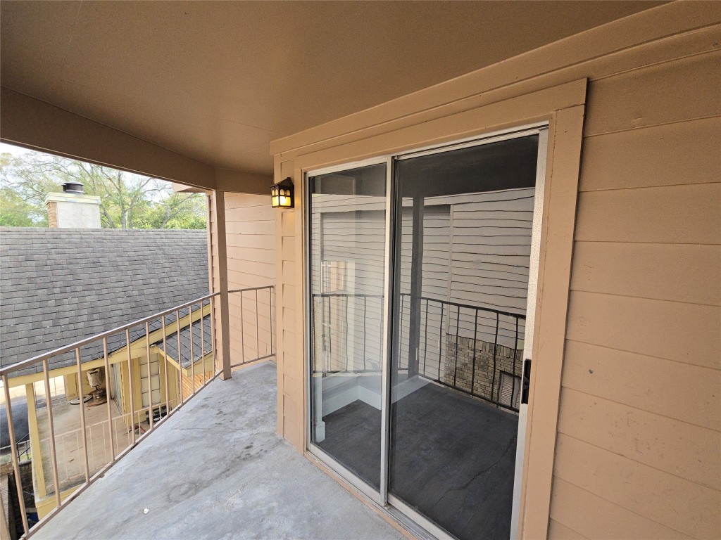 10101 South Gessner Road, Unit 708 Houston, TX 77071 - Photo 4 of 20 a view of balcony