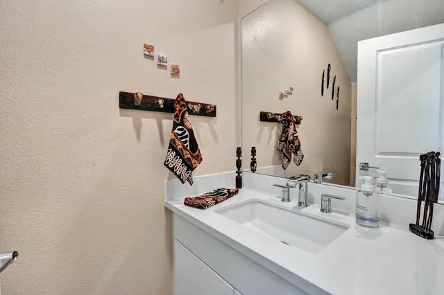 $3,300 | 76345 Cornell Way, Palm Desert, CA 92211