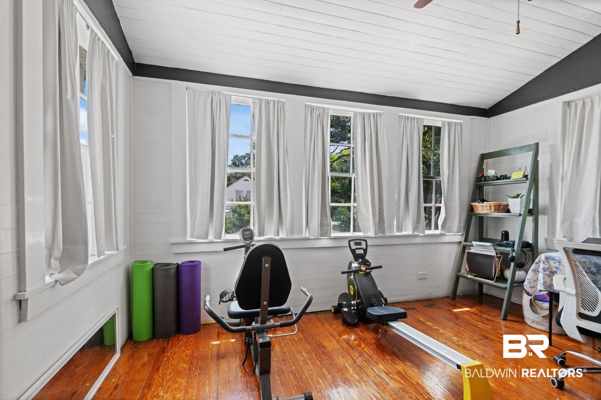 324 4th Street Mobile, AL 36611 - Photo 23 of 28 Workout room with vaulted ceiling, wood-type flooring, and plenty of natural light